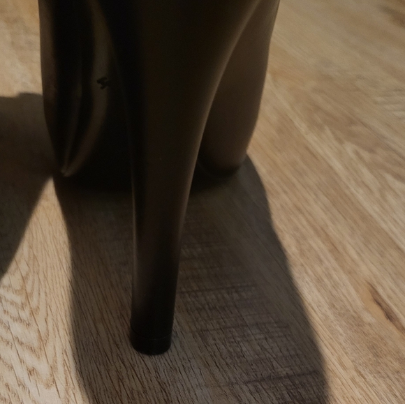 Luis vuitton size 7 black lock pump open toe - Picture 8 of 16